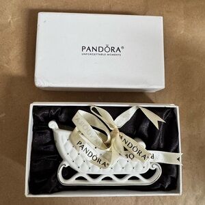 2014 Pandora Christmas Sleigh Limited Edition Ornament with Box.
